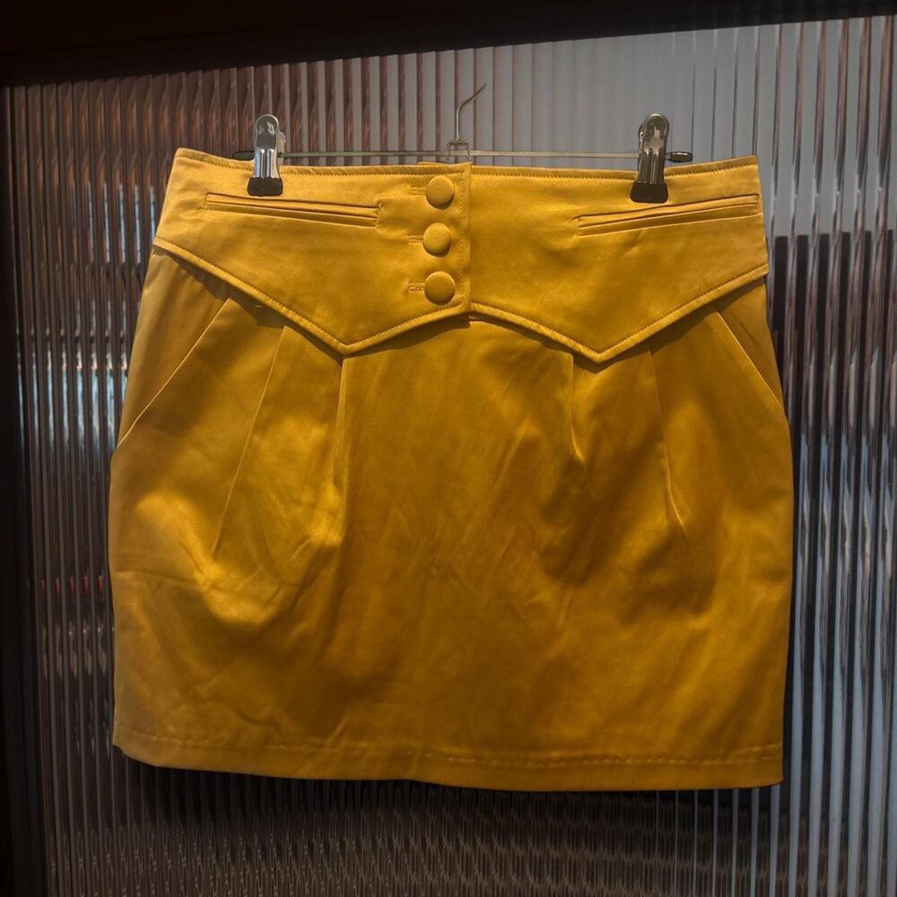 Yellow gold mini skirt y2k